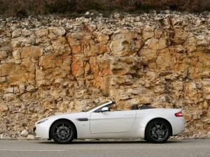Aston Martin V8 Vantage Roadster 2006 года 
